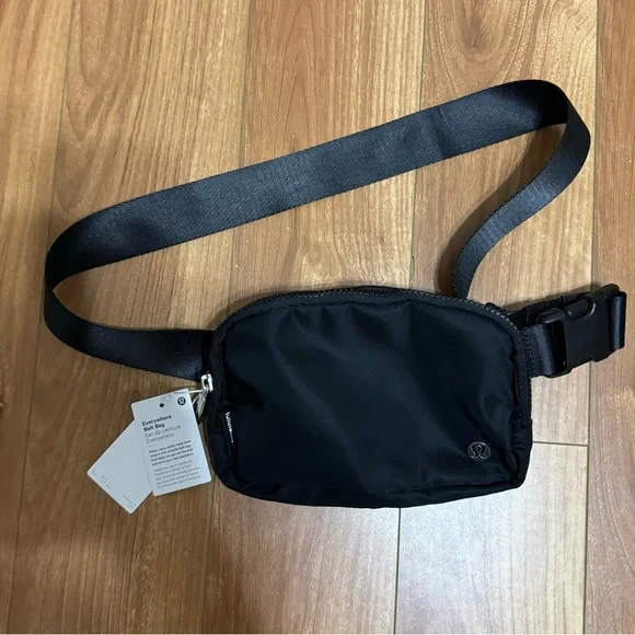 Lululemon Everywhere Belt Bag - Picture 1 of 1